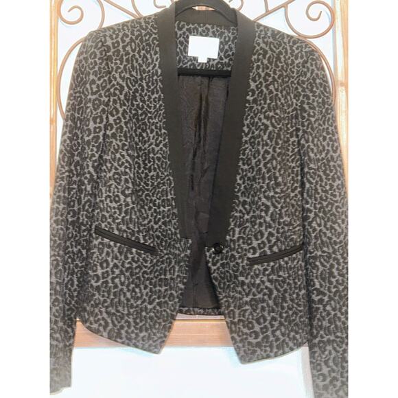 Ann Taylor Loft Gray And Black Animal Print One Button Blazer Size 4 - Picture 2 of 5